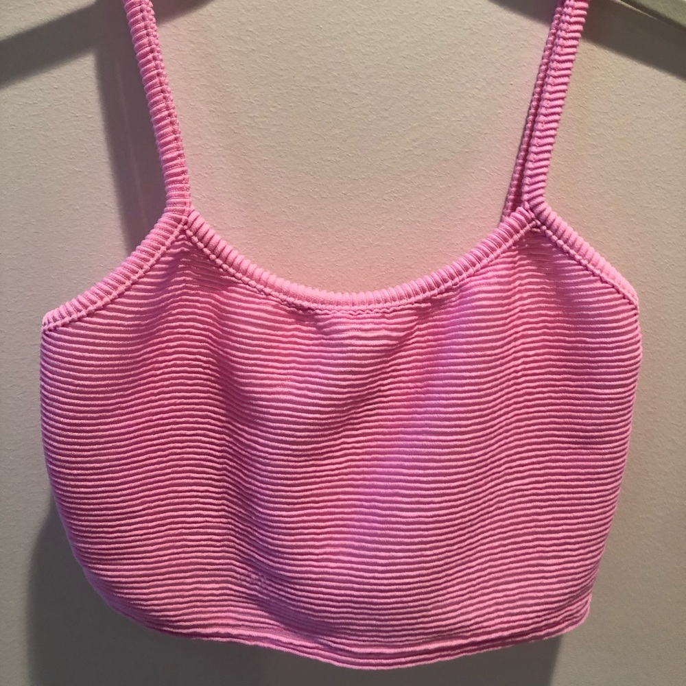‼️SOLD‼️ PRETTY LITTLE THING  pink crop top
